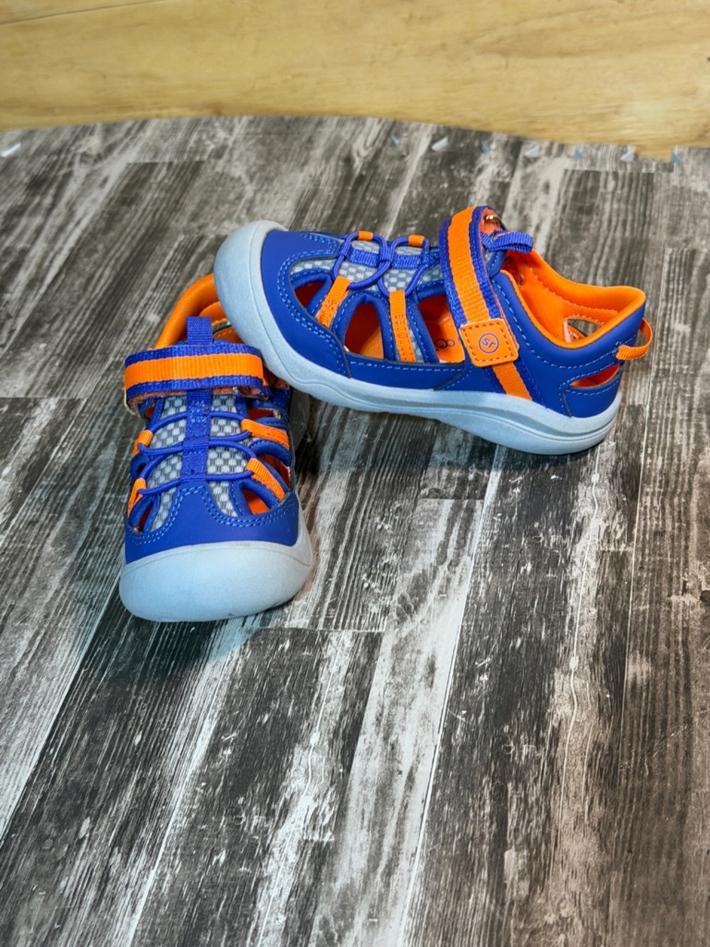 Stride Rite 369 Skyskip Sandals NWT